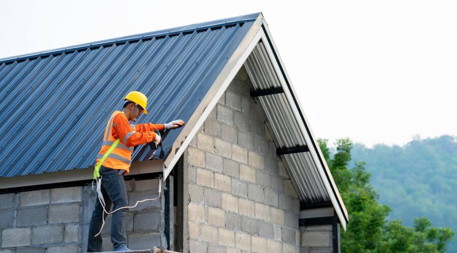 Professional gutter cleaning in Burns, WY